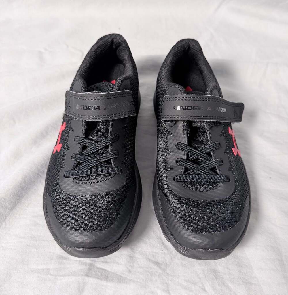 Under Armour Surge 2 AC Youth Size 13 Running Shoes Black/Red